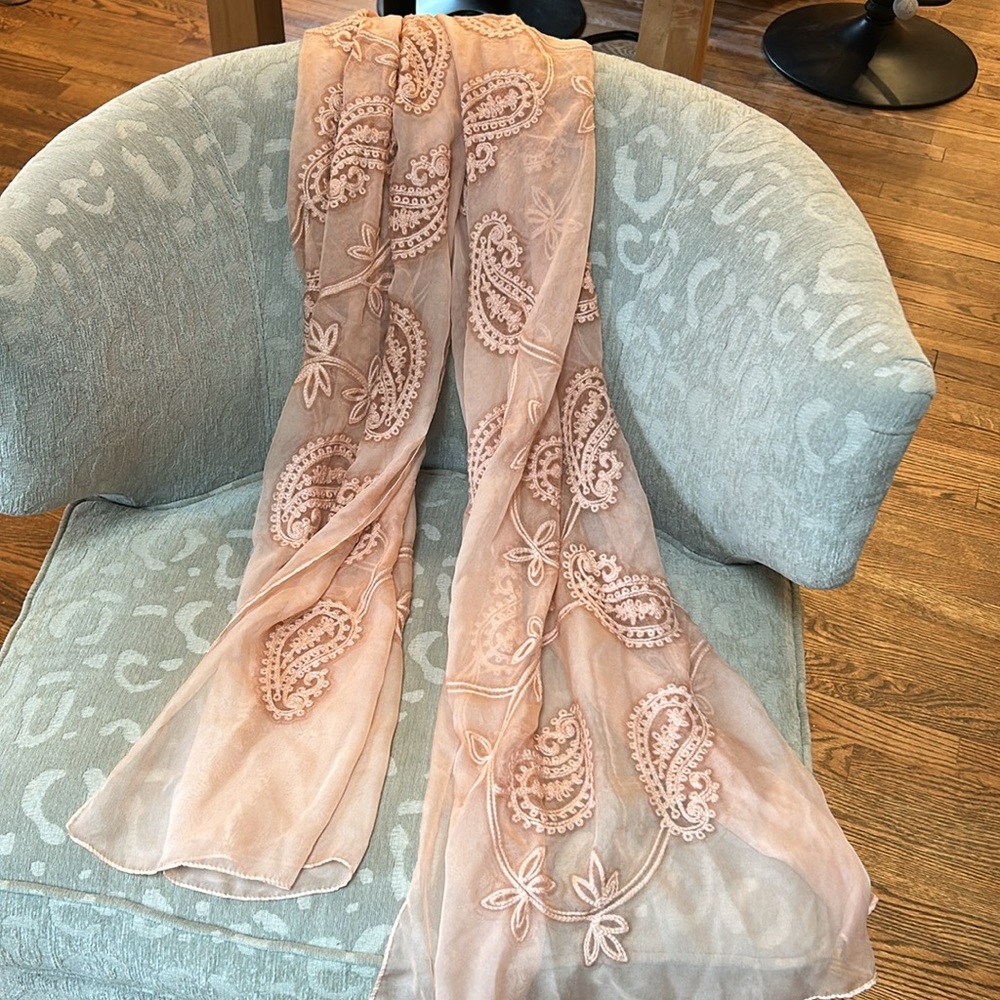 Soft pink sheer pashmina scarf